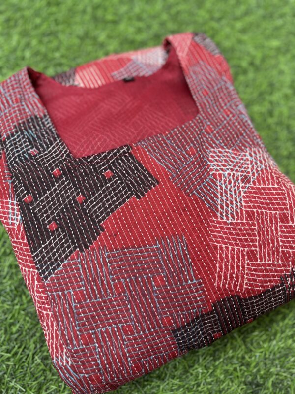 Cotton Maternity/Feeding kurti - Kantha square - Image 3