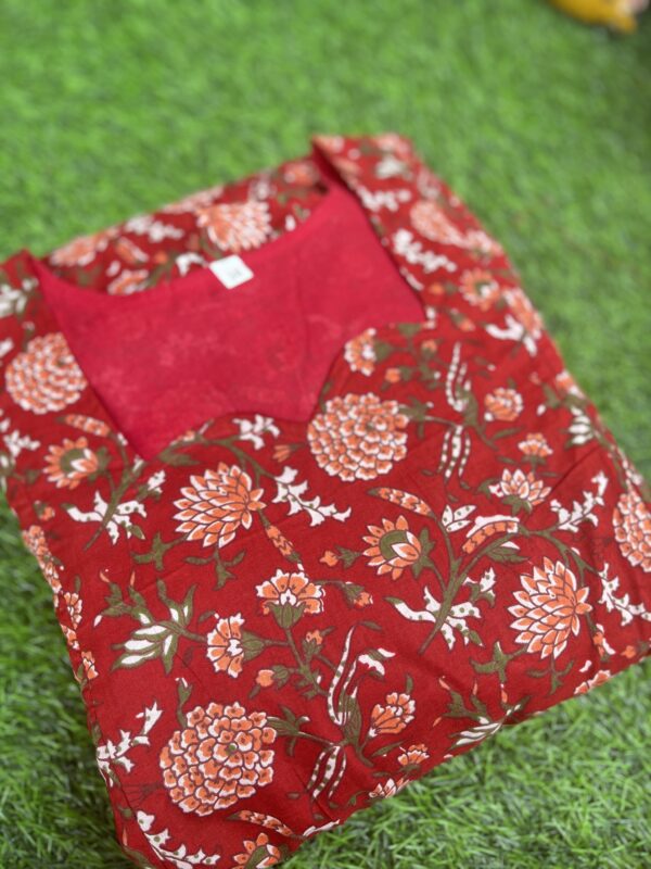 Cotton Maternity/Feeding kurti - SS -  Red Garden - Image 2
